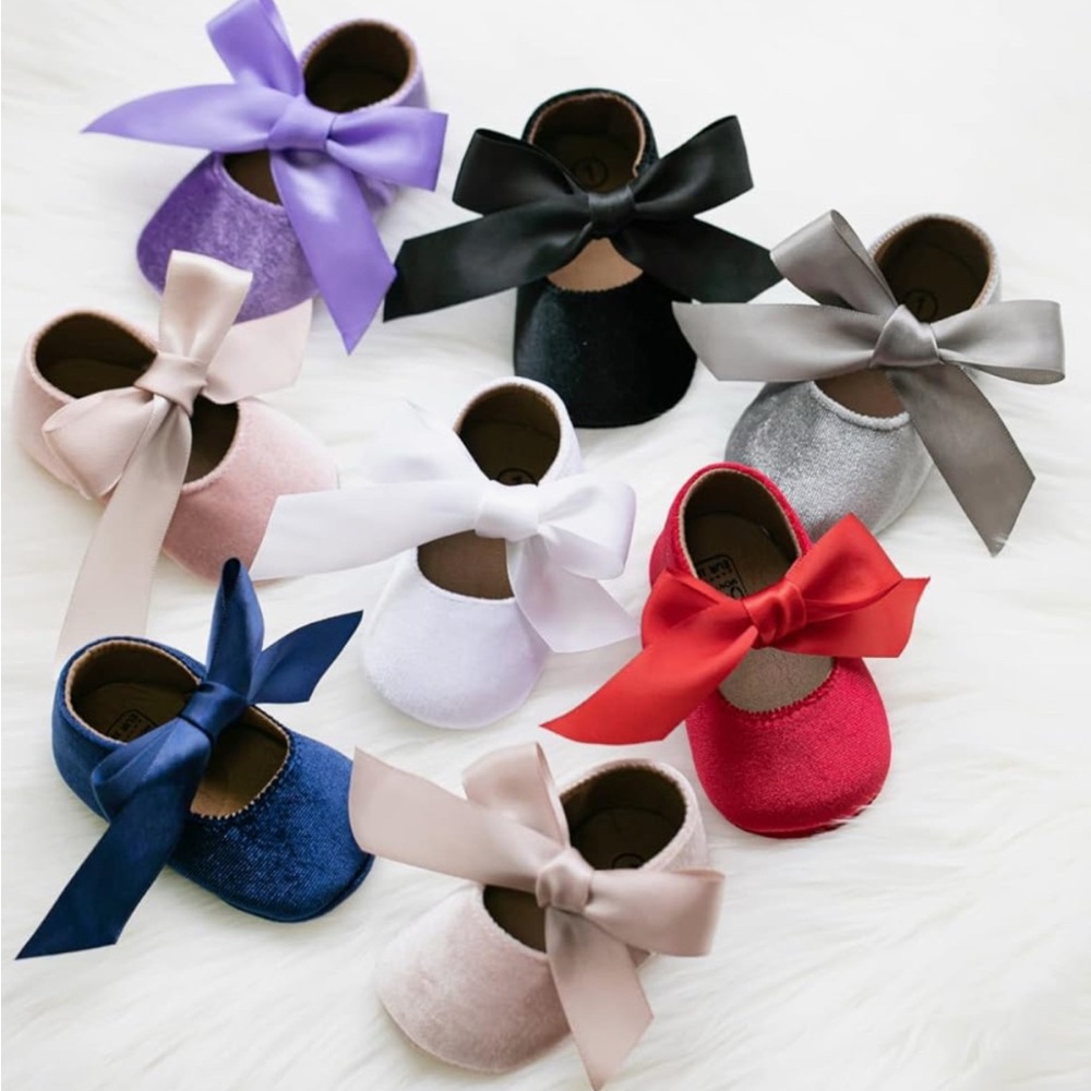 Baby girl black bow shoes (size 12-18 months) - Picture 3 of 3